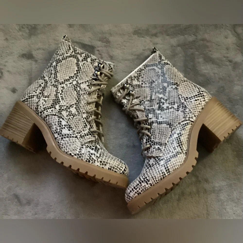 Faux Snakeskin Lace Up Combat Like Boots New in Box by Sonoma Goods for Life - Picture 1 of 12